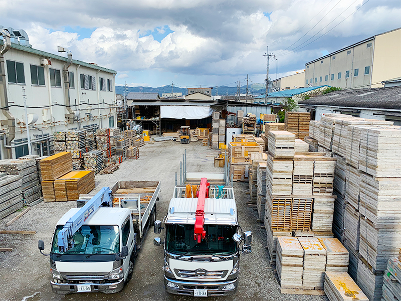 型枠資材運搬｜【求人情報掲載】京都市で型枠大工を目指せ！株式会社OZAWA